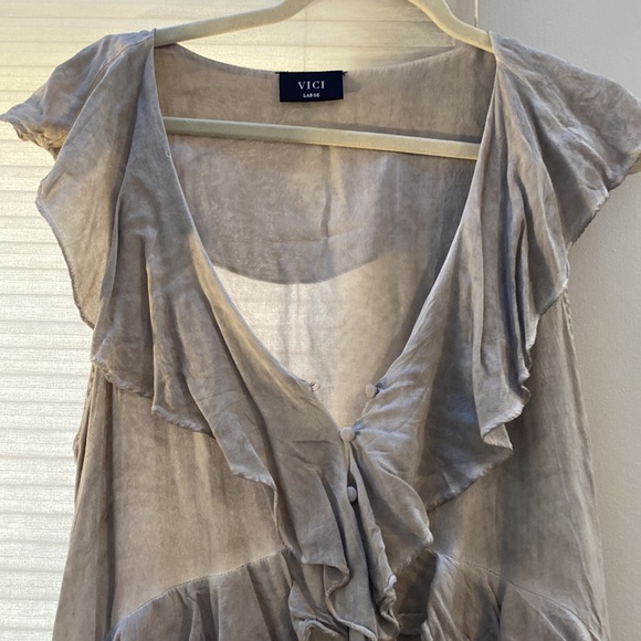 VICI- taupe washed our adorable bilevel top - Picture 2 of 7